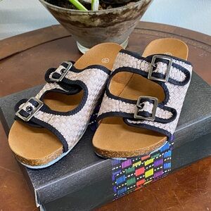 Bernie Mev Capri Sandals with Buckle/Velcro Straps, size 39, NWOT